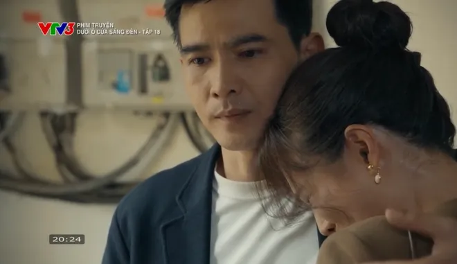 Dưới &ocirc; cửa s&aacute;ng đ&egrave;n - Tập 18: Diệu v&agrave; Dương đồng thuận ly h&ocirc;n; bạn trai V&acirc;n lấy trộm v&agrave;ng của Sinh - Ảnh 6.