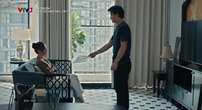 Dưới &ocirc; cửa s&aacute;ng đ&egrave;n - Tập 18: Diệu v&agrave; Dương đồng thuận ly h&ocirc;n; bạn trai V&acirc;n lấy trộm v&agrave;ng của Sinh - Ảnh 19.