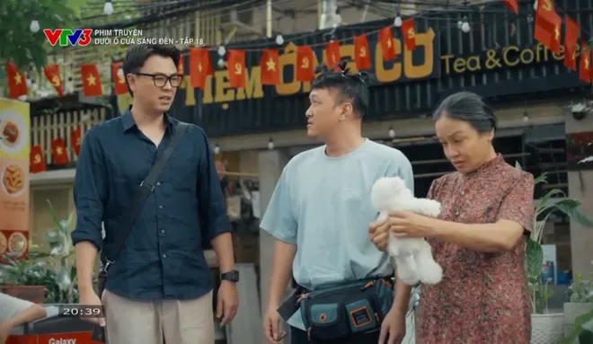 Dưới &ocirc; cửa s&aacute;ng đ&egrave;n - Tập 18: Diệu v&agrave; Dương đồng thuận ly h&ocirc;n; bạn trai V&acirc;n lấy trộm v&agrave;ng của Sinh - Ảnh 14.