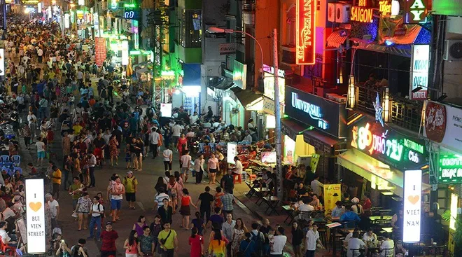 Những sắc m&agrave;u kh&aacute;c biệt ở &ldquo;th&agrave;nh phố kh&ocirc;ng ngủ&rdquo;- Ảnh 12.