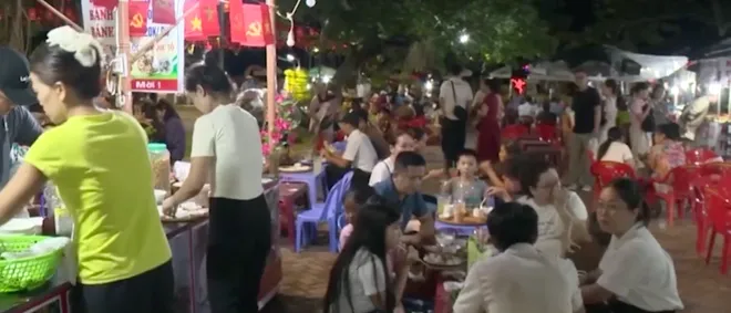 Khai mạc &ldquo;Chợ qu&ecirc; ng&agrave;y hội&rdquo; &ndash; Lan tỏa gi&aacute; trị văn h&oacute;a l&agrave;ng qu&ecirc; xứ Huế- Ảnh 3.