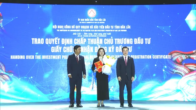 Đắk Lắk trao quyết định đầu tư cho 25 dự &aacute;n hơn 40.000 tỷ đồng- Ảnh 2.