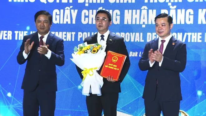 Đắk Lắk trao quyết định đầu tư cho 25 dự &aacute;n hơn 40.000 tỷ đồng- Ảnh 1.