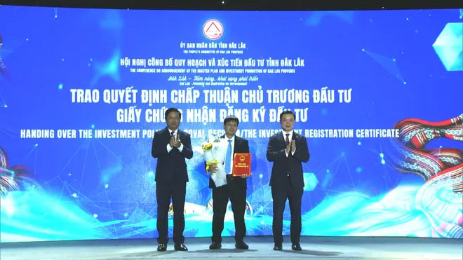 Đắk Lắk trao quyết định đầu tư cho 25 dự &aacute;n hơn 40.000 tỷ đồng- Ảnh 3.