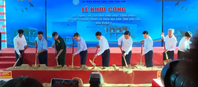 Đắk Lắk: Khởi c&ocirc;ng x&acirc;y dựng nh&agrave; sinh hoạt cộng đồng kết hợp tr&aacute;nh lũ
- Ảnh 1.