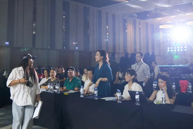 Hậu trường trước giờ livestream v&agrave; THTT lễ khai mạc Li&ecirc;n hoan Phim Ch&acirc;u &Aacute; Đ&agrave; Nẵng (DANAFF IV)- Ảnh 4.