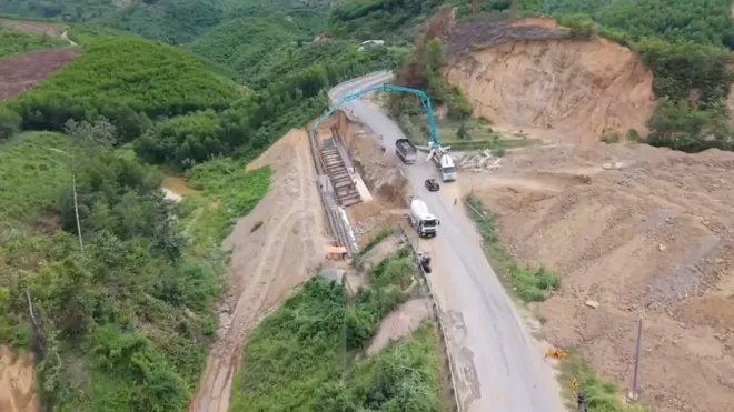 Đèo Khánh Lê chạy đua thông tuyến trước mùa mưa- Ảnh 9. Đèo Khánh Lê chạy đua thông tuyến trước mùa mưa- Ảnh 9.