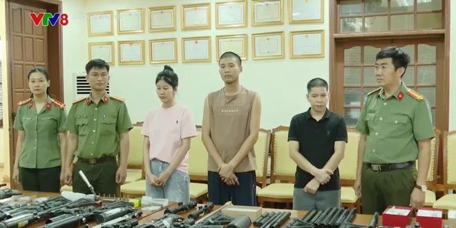 Triệt phá đường dây mua bán súng quân dụng trên không gian mạng- Ảnh 1. Triệt phá đường dây mua bán súng quân dụng trên không gian mạng- Ảnh 1.