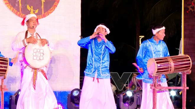 Về miền Di sản Chăm: Thanh âm di sản giữa không gian biển Khánh Hòa- Ảnh 5. Về miền Di sản Chăm: Thanh âm di sản giữa không gian biển Khánh Hòa- Ảnh 5.