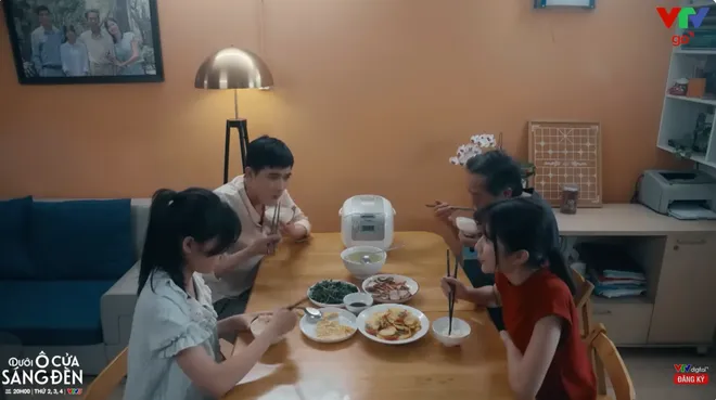 Dưới ô cửa sáng đèn - Tập 21: Sinh nương tay với kẻ trộm vàng vì thương em gái - Ảnh 7.