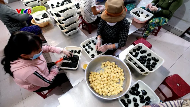 Bánh ít lá gai Bình Định: Giá trị văn hóa từ món ăn đặc sản bản địa- Ảnh 6. Bánh ít lá gai Bình Định: Giá trị văn hóa từ món ăn đặc sản bản địa- Ảnh 6.