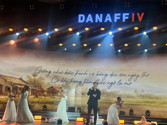 DANAFF IV sẵn sàng cho đêm bế mạc và trao giải: Chờ đợi khoảnh khắc bùng nổ của điện ảnh Châu Á- Ảnh 12. DANAFF IV sẵn sàng cho đêm bế mạc và trao giải: Chờ đợi khoảnh khắc bùng nổ của điện ảnh Châu Á- Ảnh 12.