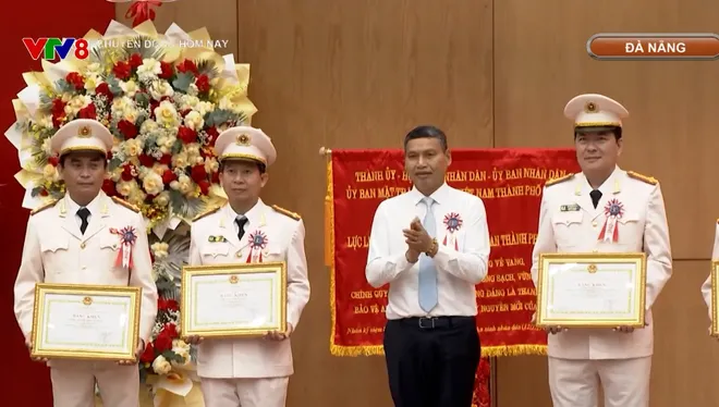 Công an thành phố Đà Nẵng tổ chức Lễ kỷ niệm 80 năm Ngày truyền thống lực lượng An ninh nhân dân- Ảnh 6. Công an thành phố Đà Nẵng tổ chức Lễ kỷ niệm 80 năm Ngày truyền thống lực lượng An ninh nhân dân- Ảnh 6.