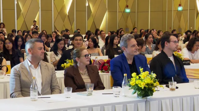 DANAFF IV sẵn sàng cho đêm bế mạc và trao giải: Chờ đợi khoảnh khắc bùng nổ của điện ảnh Châu Á- Ảnh 3. DANAFF IV sẵn sàng cho đêm bế mạc và trao giải: Chờ đợi khoảnh khắc bùng nổ của điện ảnh Châu Á- Ảnh 3.