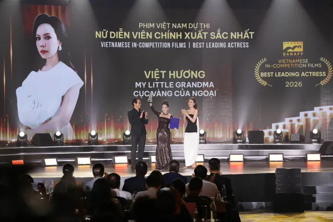 Lễ Bế mạc v&agrave; Trao giải LHP Ch&acirc;u &Aacute; Đ&agrave; Nẵng lần thứ IV: Đ&ecirc;m vinh danh rực rỡ v&agrave; cảm x&uacute;c của điện ảnh Ch&acirc;u &Aacute;- Ảnh 16.