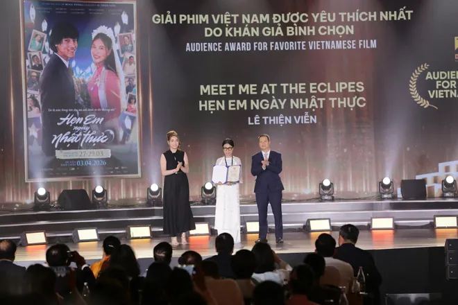 Lễ Bế mạc v&agrave; Trao giải LHP Ch&acirc;u &Aacute; Đ&agrave; Nẵng lần thứ IV: Đ&ecirc;m vinh danh rực rỡ v&agrave; cảm x&uacute;c của điện ảnh Ch&acirc;u &Aacute;- Ảnh 20.