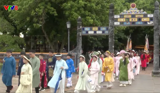 Bách Hoa Bộ Hành lan tỏa Việt phục, tiếp nối giá trị văn hóa truyền thống- Ảnh 7. Bách Hoa Bộ Hành lan tỏa Việt phục, tiếp nối giá trị văn hóa truyền thống- Ảnh 7.