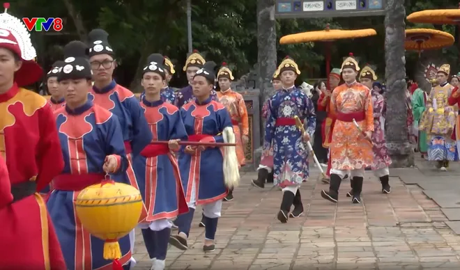 Bách Hoa Bộ Hành lan tỏa Việt phục, tiếp nối giá trị văn hóa truyền thống- Ảnh 4. Bách Hoa Bộ Hành lan tỏa Việt phục, tiếp nối giá trị văn hóa truyền thống- Ảnh 4.