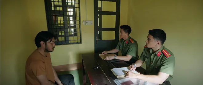 Trời cao nguyên xanh - Tập 1: Lực lượng an ninh bắt giữ một số đối tượng liên quan vụ đốt nhà và nổ kho bạc - Ảnh 6.