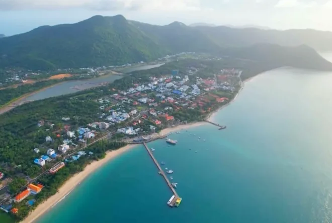 Kết nối VTV8 tuần 6.7 - 12.7: Côn Đảo chuyển mình với chiến lược "du lịch giá trị cao - tác động thấp" - Ảnh 3. Kết nối VTV8 tuần 6.7 - 12.7: Côn Đảo chuyển mình với chiến lược "du lịch giá trị cao - tác động thấp" - Ảnh 3.