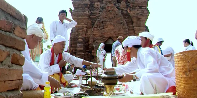 Kết nối VTV8 tuần 6.7 - 12.7: Côn Đảo chuyển mình với chiến lược "du lịch giá trị cao - tác động thấp" - Ảnh 12. Kết nối VTV8 tuần 6.7 - 12.7: Côn Đảo chuyển mình với chiến lược "du lịch giá trị cao - tác động thấp" - Ảnh 12.