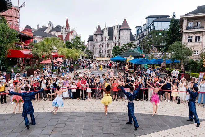 Sun World Ba Na Hills nhiều ưu đãi thu hút du khách trẻ- Ảnh 5. Sun World Ba Na Hills nhiều ưu đãi thu hút du khách trẻ- Ảnh 5.
