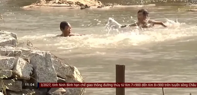 Nguy cơ đuối nước từ các hồ thủy lợi Lâm Đồng: hồi chuông cảnh báo khẩn thiết về công tác bảo đảm an toàn cho trẻ em vào mùa hè- Ảnh 6. Nguy cơ đuối nước từ các hồ thủy lợi Lâm Đồng: hồi chuông cảnh báo khẩn thiết về công tác bảo đảm an toàn cho trẻ em vào mùa hè- Ảnh 6.