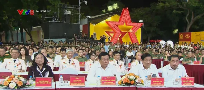 Xúc động Gala nghệ thuật đặc biệt "Tổ quốc bình yên"- Ảnh 10. Xúc động Gala nghệ thuật đặc biệt "Tổ quốc bình yên"- Ảnh 10.