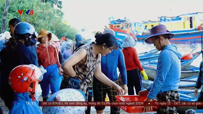 Chợ nổi Cửa Đại: Phiên chợ độc đáo trên cửa biển Quảng Ngãi thu hút du khách- Ảnh 4. Chợ nổi Cửa Đại: Phiên chợ độc đáo trên cửa biển Quảng Ngãi thu hút du khách- Ảnh 4.