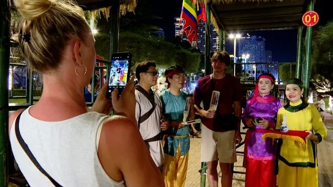 Festival kể chuyện di sản văn hóa biển Khánh Hòa- Ảnh 3. Festival kể chuyện di sản văn hóa biển Khánh Hòa- Ảnh 3.