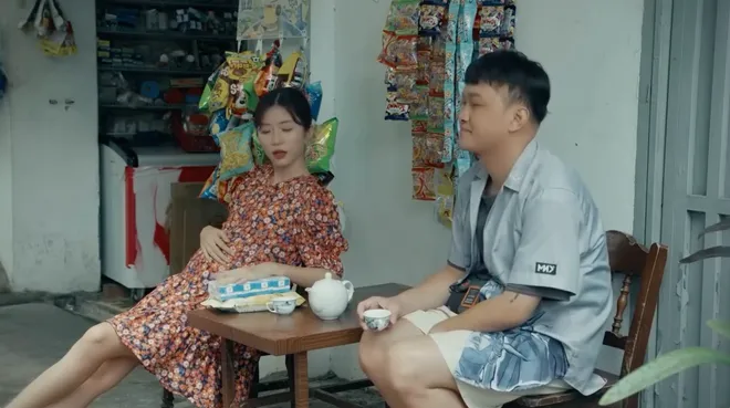 Dưới ô cửa sáng đèn - Tập 27: Sinh giận lẫy khi thấy Diệu đi với Sơn, sau đó lại nhắn tin xin lỗi - Ảnh 6.