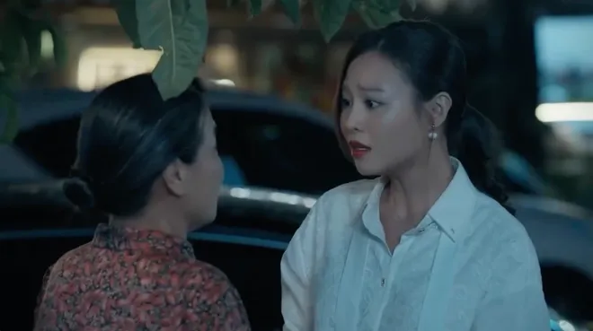 Dưới ô cửa sáng đèn - Tập 27: Sinh giận lẫy khi thấy Diệu đi với Sơn, sau đó lại nhắn tin xin lỗi - Ảnh 12.