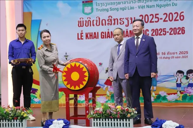 Quan hệ hữu nghị vĩ đại, đoàn kết đặc biệt và hợp tác toàn diện Việt Nam - Lào ngày càng gắn kết chiến lược- Ảnh 7. Quan hệ hữu nghị vĩ đại, đoàn kết đặc biệt và hợp tác toàn diện Việt Nam - Lào ngày càng gắn kết chiến lược- Ảnh 7.