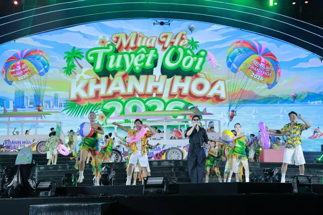 Sự cộng hưởng du lịch từ Festival Biển 2026: Khi "Vịnh Ngọc" kh&ocirc;ng chỉ bừng s&aacute;ng tr&ecirc;n s&acirc;n khấu- Ảnh 8.