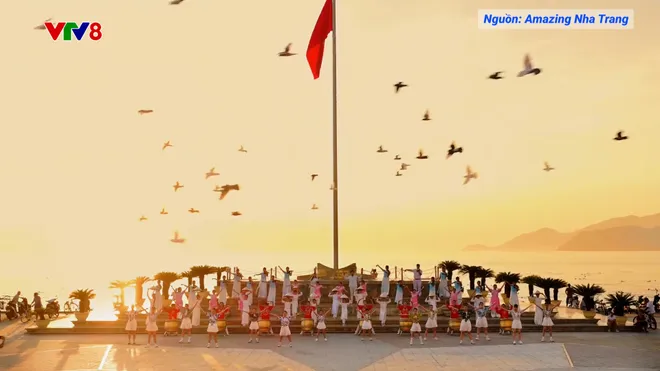 Sự cộng hưởng du lịch từ Festival Biển 2026: Khi "Vịnh Ngọc" không chỉ bừng sáng trên sân khấu- Ảnh 2. Sự cộng hưởng du lịch từ Festival Biển 2026: Khi "Vịnh Ngọc" không chỉ bừng sáng trên sân khấu- Ảnh 2.