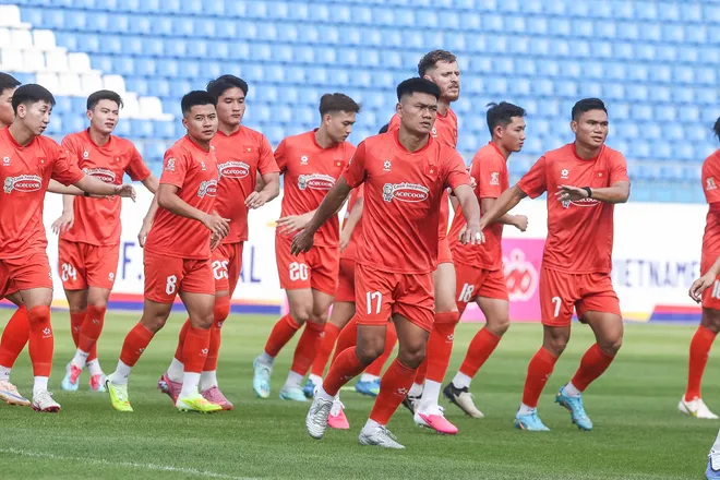 ĐT Việt Nam lần đầu tập SVĐ Thái Nguyên- Ảnh 4. ĐT Việt Nam lần đầu tập SVĐ Thái Nguyên- Ảnh 4.