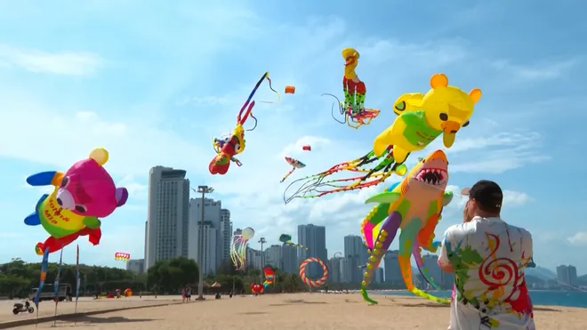 Lễ hội diều khổng lồ rực rỡ sắc màu tại festival Biển Khánh Hòa 2026- Ảnh 1. Lễ hội diều khổng lồ rực rỡ sắc màu tại festival Biển Khánh Hòa 2026- Ảnh 1.
