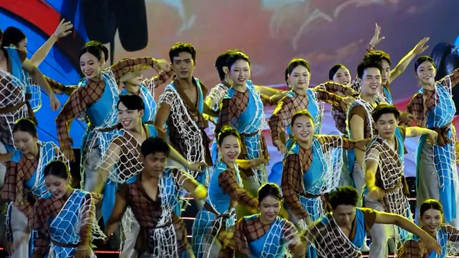 Festival Biển Khánh Hòa 2026 khai mạc rực rỡ, kỳ vọng thu hút 800.000 lượt khách- Ảnh 3. Festival Biển Khánh Hòa 2026 khai mạc rực rỡ, kỳ vọng thu hút 800.000 lượt khách- Ảnh 3.