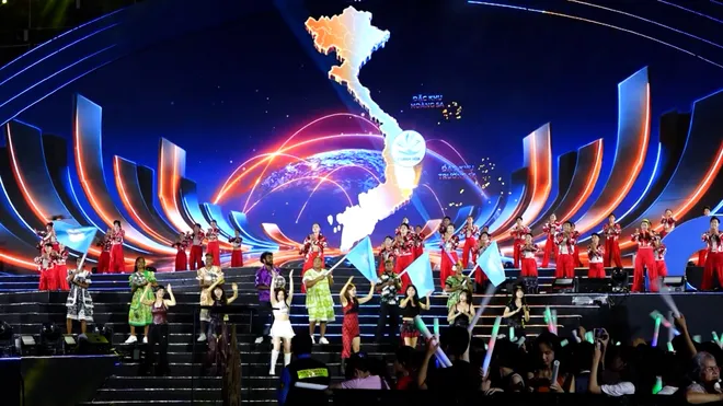 Festival Biển Khánh Hòa 2026 khai mạc rực rỡ, kỳ vọng thu hút 800.000 lượt khách- Ảnh 2. Festival Biển Khánh Hòa 2026 khai mạc rực rỡ, kỳ vọng thu hút 800.000 lượt khách- Ảnh 2.