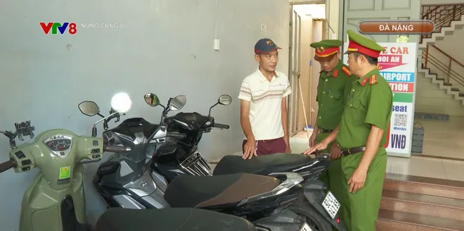 Đà Nẵng: Nâng cao ý thức người nước ngoài tham gia giao thông- Ảnh 6. Đà Nẵng: Nâng cao ý thức người nước ngoài tham gia giao thông- Ảnh 6.