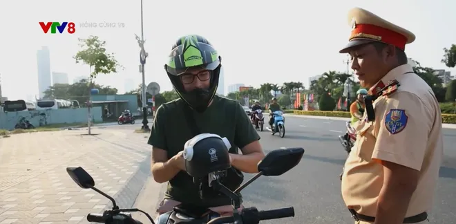 Đà Nẵng: Nâng cao ý thức người nước ngoài tham gia giao thông- Ảnh 14. Đà Nẵng: Nâng cao ý thức người nước ngoài tham gia giao thông- Ảnh 14.