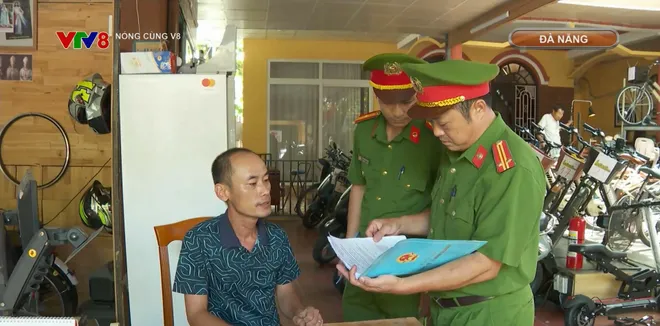 Đà Nẵng: Nâng cao ý thức người nước ngoài tham gia giao thông- Ảnh 7. Đà Nẵng: Nâng cao ý thức người nước ngoài tham gia giao thông- Ảnh 7.