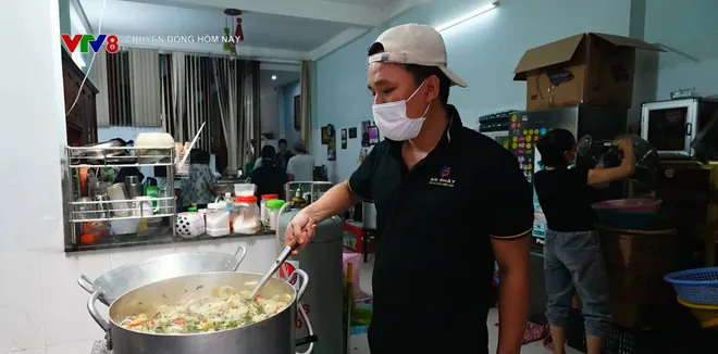 Bếp cơm 0 đồng, ấm lòng người khó khăn - Ảnh 3. Bếp cơm 0 đồng, ấm lòng người khó khăn - Ảnh 3.