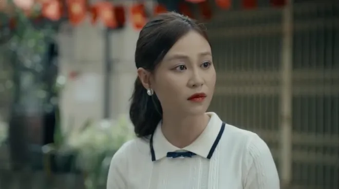 Dưới &ocirc; cửa s&aacute;ng đ&egrave;n - Tập 30: Diệu chạm mặt "tr&agrave; xanh" của chồng cũ - Ảnh 4.