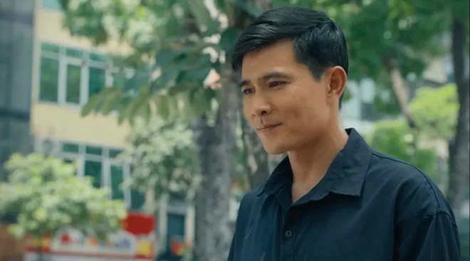 Dưới &ocirc; cửa s&aacute;ng đ&egrave;n - Tập 29: C&oacute; c&ocirc;ng việc mới, Sinh - Diệu 't&igrave;nh cảm' trở lại- Ảnh 7.