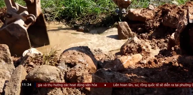 Đắk Lắk: Khắc phục bồi lấp kênh mương do thi công cao tốc- Ảnh 3. Đắk Lắk: Khắc phục bồi lấp kênh mương do thi công cao tốc- Ảnh 3.