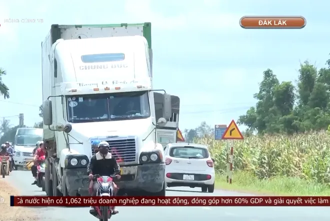 Đắk Lắk: Tăng cường bảo đảm an toàn giao thông mùa thu hoạch sầu riêng- Ảnh 1. Đắk Lắk: Tăng cường bảo đảm an toàn giao thông mùa thu hoạch sầu riêng- Ảnh 1.