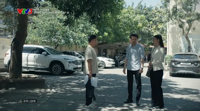 Dưới &ocirc; cửa s&aacute;ng đ&egrave;n - Tập 30: Bằng tỏ t&igrave;nh th&agrave;nh c&ocirc;ng với V&acirc;n - Ảnh 2.