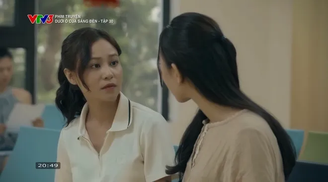 Dưới &ocirc; cửa s&aacute;ng đ&egrave;n - Tập 30: Bằng tỏ t&igrave;nh th&agrave;nh c&ocirc;ng với V&acirc;n - Ảnh 30.