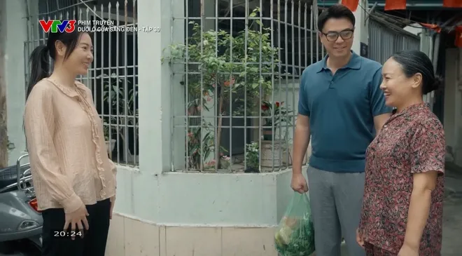Dưới &ocirc; cửa s&aacute;ng đ&egrave;n - Tập 30: Bằng tỏ t&igrave;nh th&agrave;nh c&ocirc;ng với V&acirc;n - Ảnh 26.